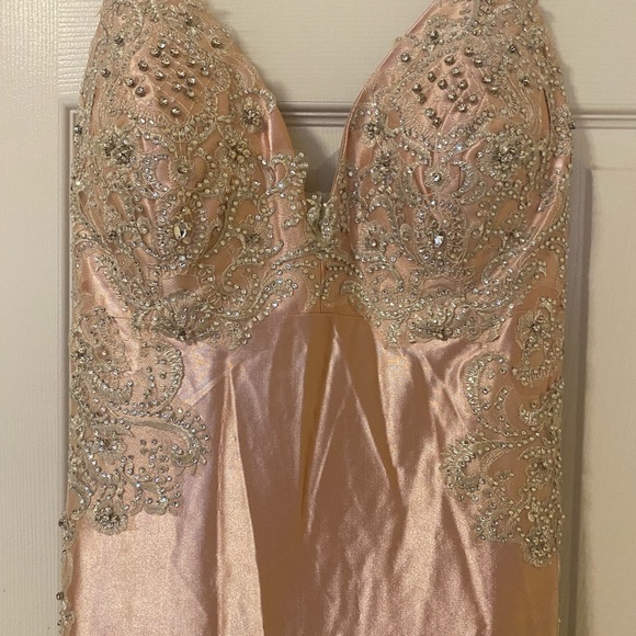 Portia and Scarlet dress blush ivory, never been worn. Beautiful timeless dress. - Picture 6 of 8